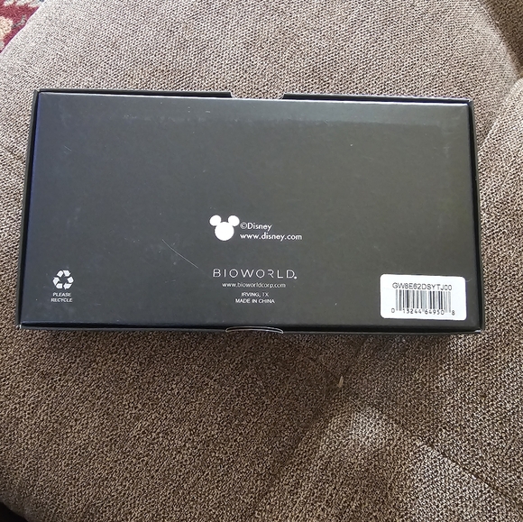 NWT Disney Bioworld Large Wallet - Picture 9 of 9